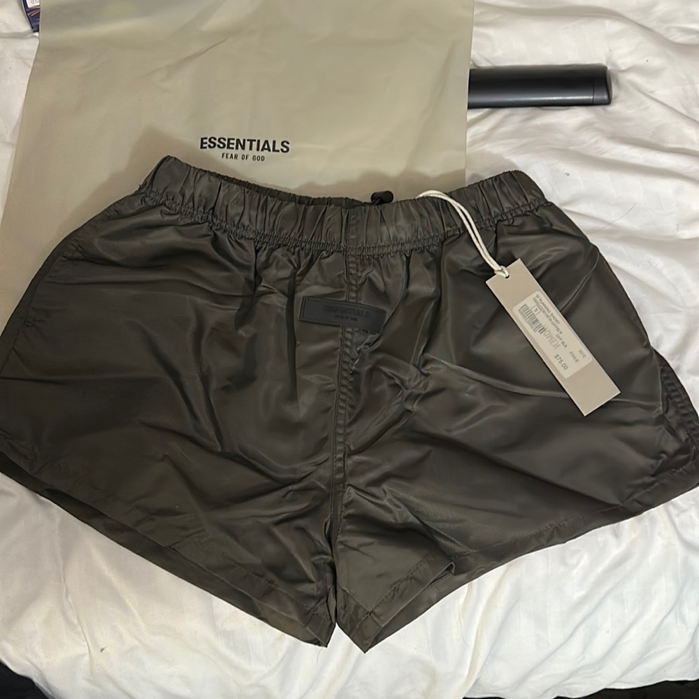 Essentials women’s shorts